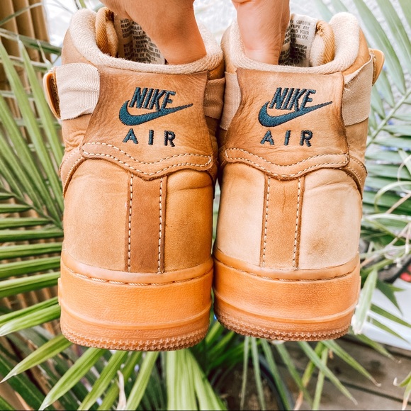 SOLD Air Force 1 Hi Flax sneakers - Picture 4 of 12